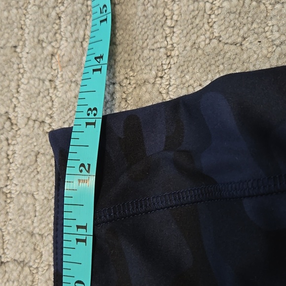 Danskin High Rise 7/8 Camo Leggings NWT - Picture 6 of 7